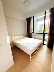 sky-green photo thumbnail #1